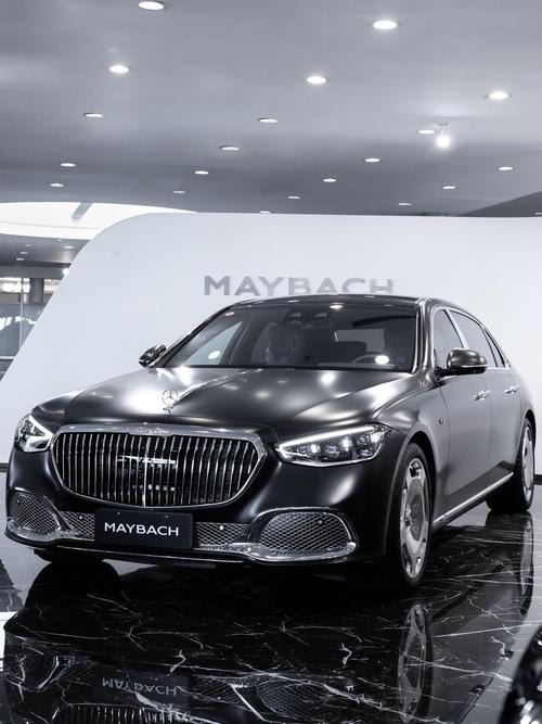 成都68岚图汽车的售后服务让用户无忧出行，迈巴赫未来的豪华车趋势