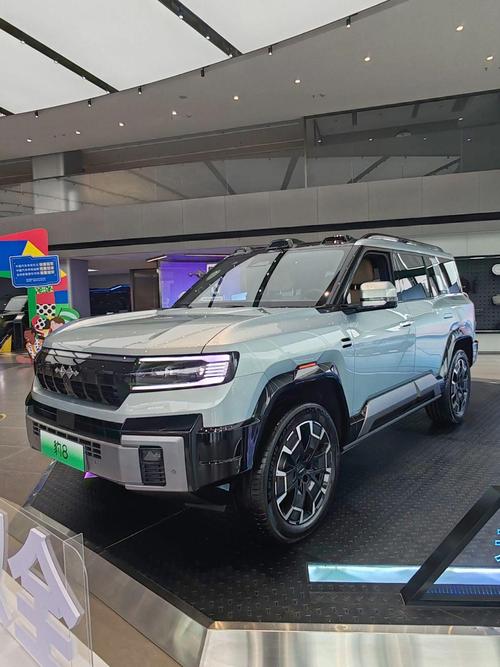 成都68比亚迪方程豹硬派越野的爆款，英菲尼迪35周年与你共成长